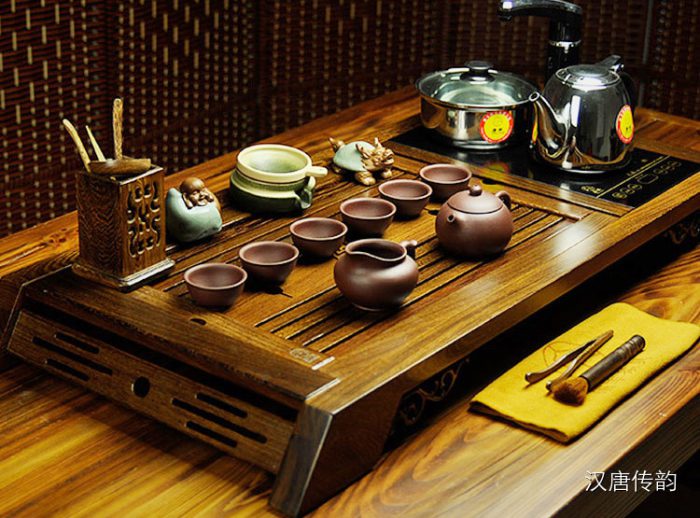 khay (bàn) trà với bình đun tiện dụng