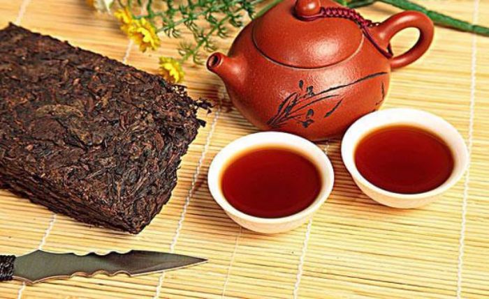 Ấm Tử Sa Nghi Hưng rất phù hợp với những loại trà có hương vị mạnh mẽ như trà phổ nhĩ