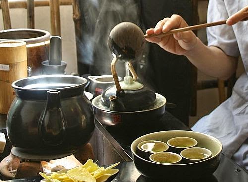 Lộc Tân Cương hướng dẫn cách pha trà shan tuyết
