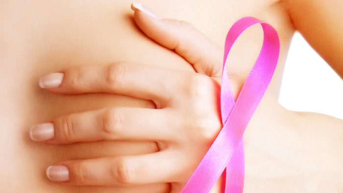 Hồng trà hỗ trợ điều trị ung thư vú