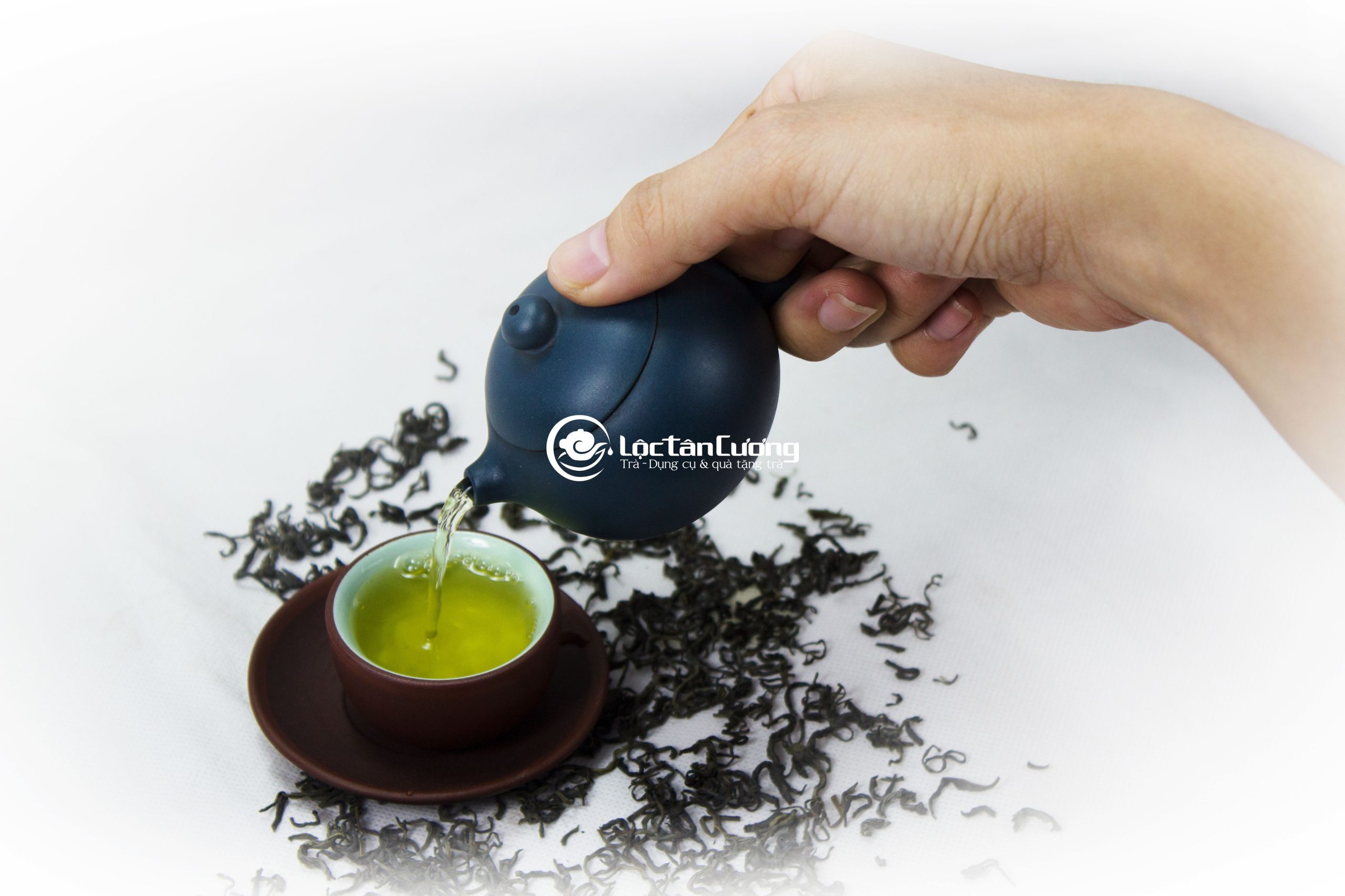 Trong trà xanh thái nguyên có chứa hơn 500 thành phần dinh dưỡng có lợi cho con người